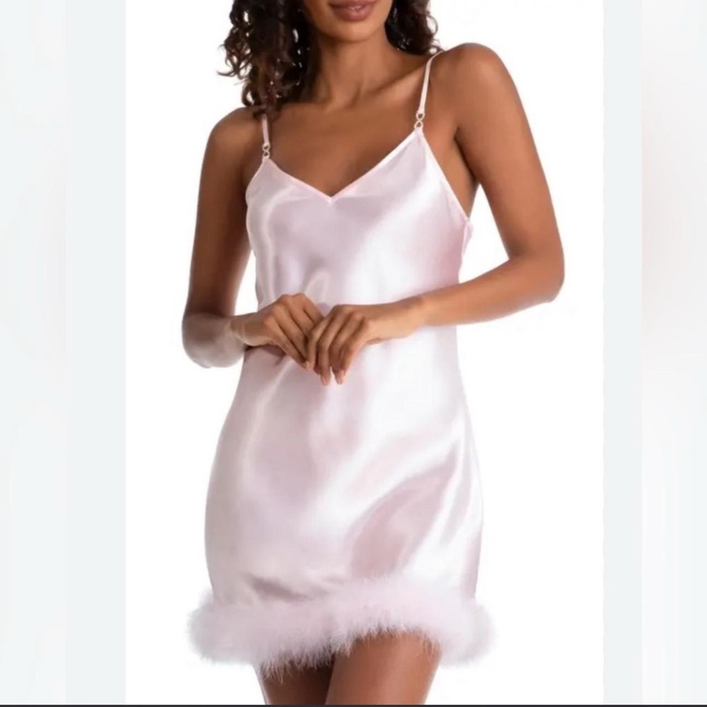 NWT In Bloom by Jonquil Pink Faux Feather Trim Satin Chemis Size M